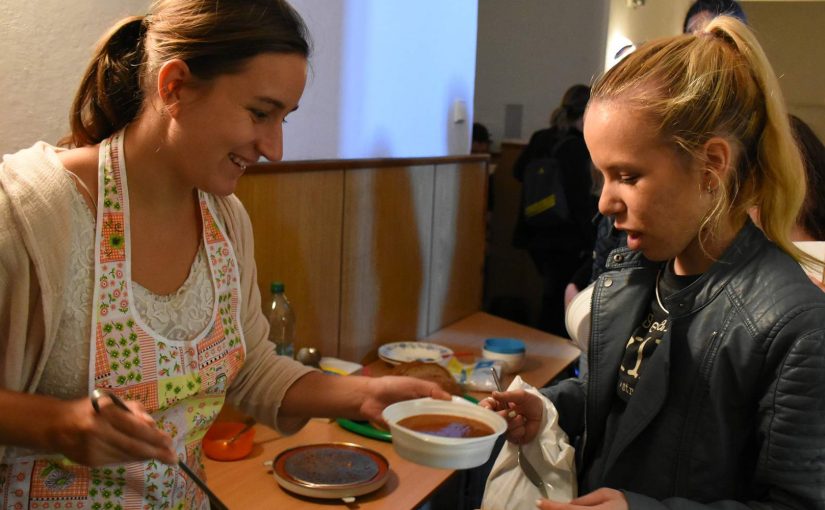 POLÉVKOVÝ DEN: KAŽDOROČNÍ PROJEKT S PŘEDNÁŠKAMI